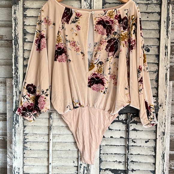 FREE PEOPLE Velvet Babe Slouchy oversized Bodysuit - Picture 6 of 9